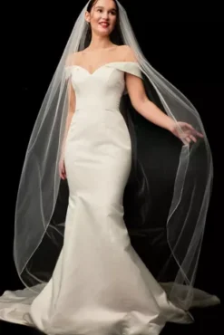 Chapel Length Veil With Pencil Edge -Kelly Shop 669 PDP Crop MAR8 1920x2880