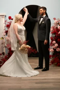 Lace Applique Tulle Wedding Dress -Kelly Shop CWG905 PDP Crop JUNE15 1920x2880