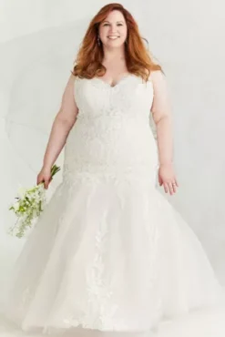 Multi-Lace Tank V-Neck Mermaid Wedding Dress -Kelly Shop CWG963 PDP Crop FEB27 1920x2880