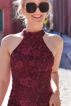 Allover Lace Halter Gown With Slit -Kelly Shop D21NY22155V1 2 PDP Crop JAN21 1920x2880