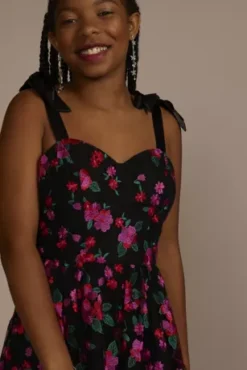 Floral Embroidered Sweetheart A-Line -Kelly Shop D24NY22627 FLORALMUL PROD9 PRM 2184