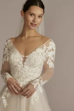 Appliqued Cap Sleeve Tulle Ball Gown Wedding Dress 6 Appliqued Cap Sleeve Tulle Ball Gown Wedding Dress -Kelly Shop SLWG4037 IVYCSHMR DBSTU PROD2 058