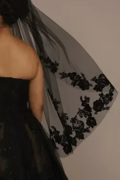 Lace-Trimmed Black Tulle Mid-Length Veil -Kelly Shop V10005 BLACK VLS PROD7 1924