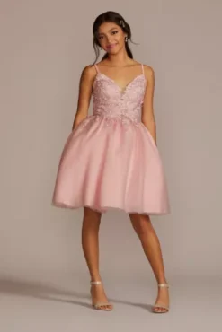 Short Damas Dress With Floral Appliques