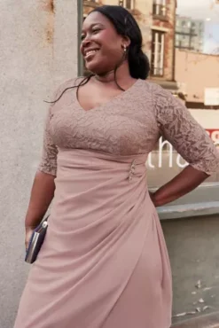 Three-Quarter Sleeve Lace And Mesh Sheath Dress -Kelly Shop WBM3659 2 PDP Crop FEB6 1920x2880