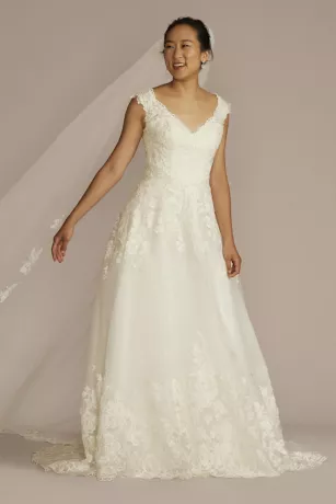 Scalloped Lace And Tulle Wedding Dress 1 Scalloped Lace And Tulle Wedding Dress