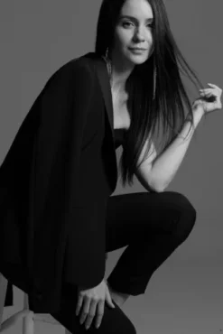 Satin Waistband Fitted Suit Pants -Kelly Shop WG4001 5 PDP Crop JUN25 1920x2880