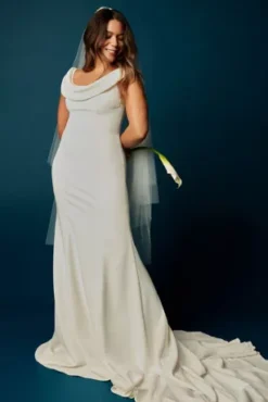 Crepe Off-the-Shoulder Mermaid Dress -Kelly Shop WG4013 1 PDP Crop SEP28 1920x2880